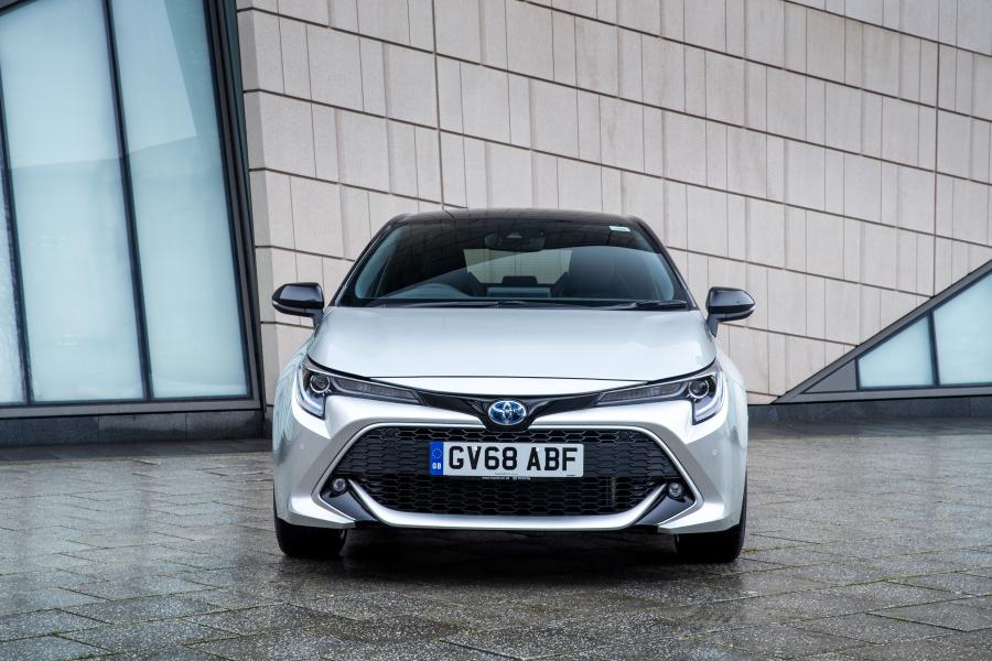  Toyota Corolla Hybrid 2019 года  (UK) (фото 15 из 40)